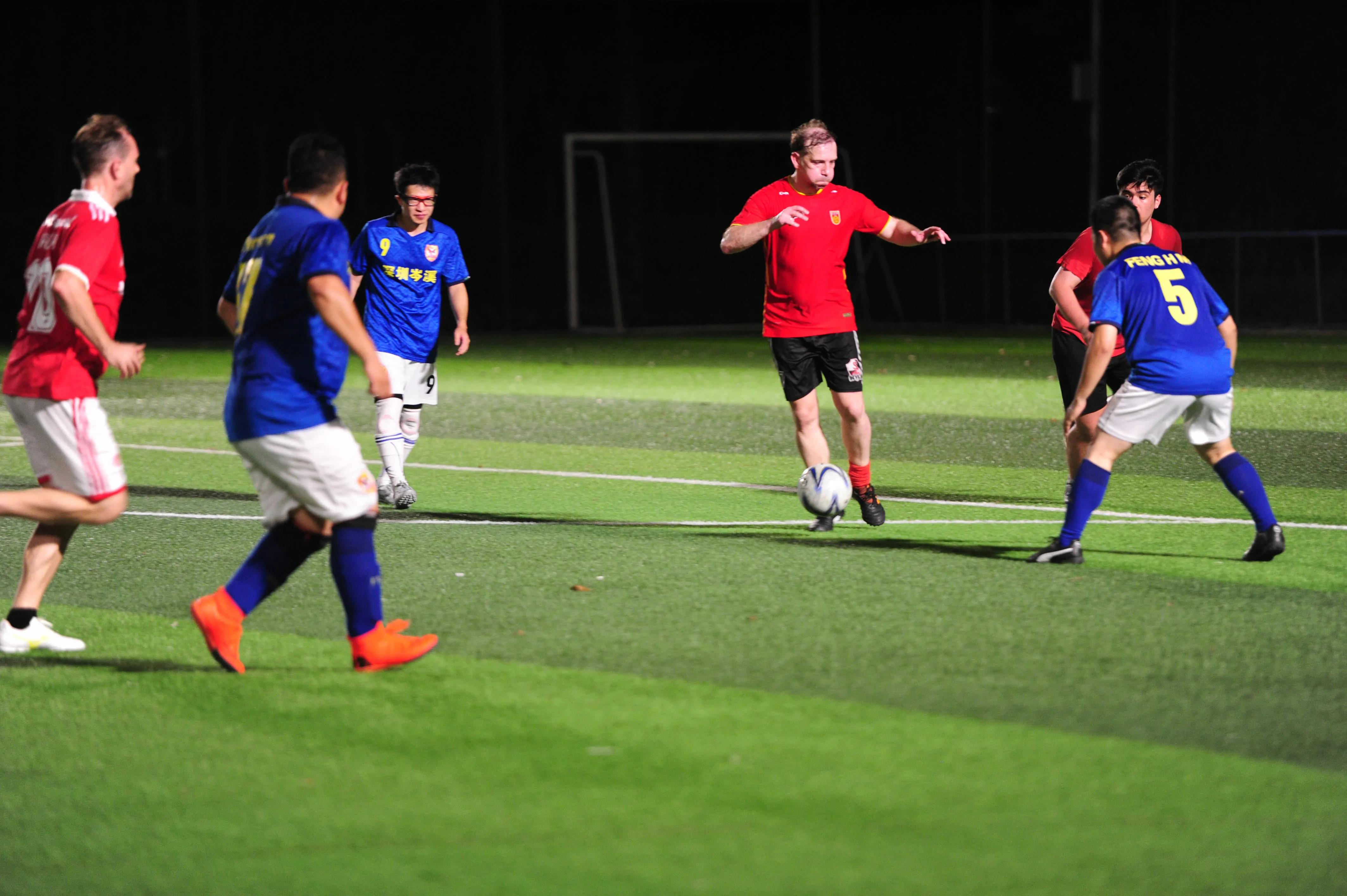 狮子山激战欧洲联队,促进国际友谊交流