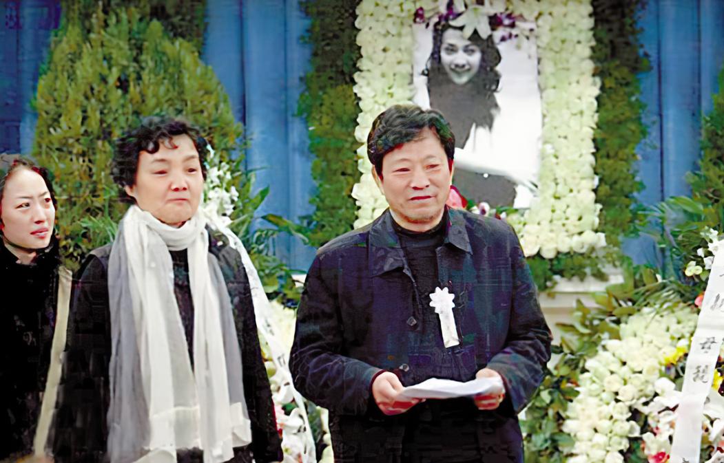 割喉去世的案例,被捅刀身亡的10位明星