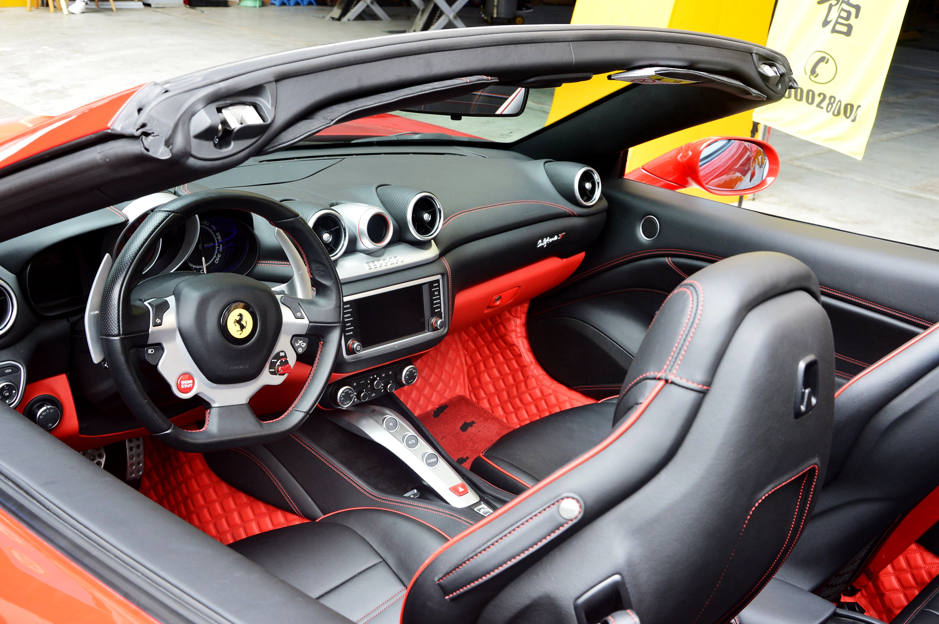 租一台法拉利488多少钱一天,在成都租一辆法拉利多少钱一天