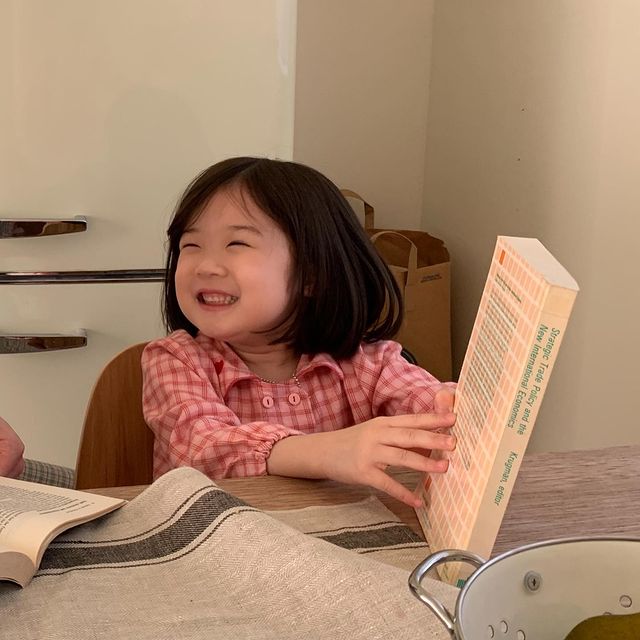 最近超火的可爱小女孩表情包,小女孩可爱萌表情包