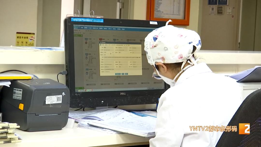 在云南小朋友被蚂蚁咬了怎么办,被蚂蚁咬的男孩完整版