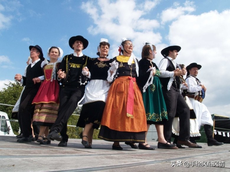 法国民族服装,法国和沙俄军服