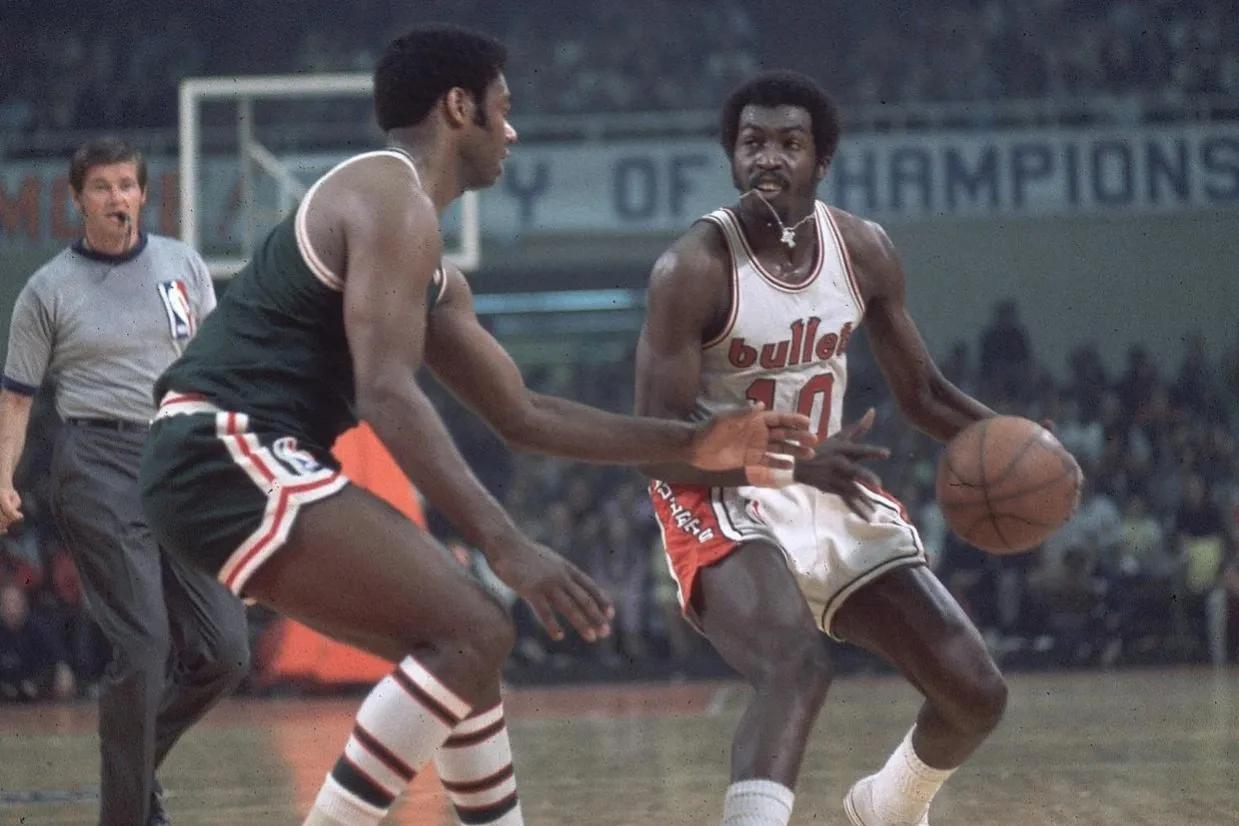 nba球队为乔丹退役球衣,有哪些队伍退役了乔丹的球衣