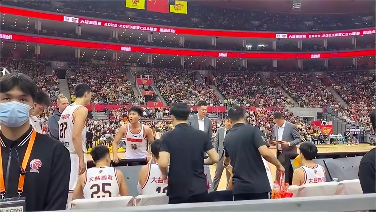 上海男篮签下超级外援,上海男篮花费重金签约内线球星