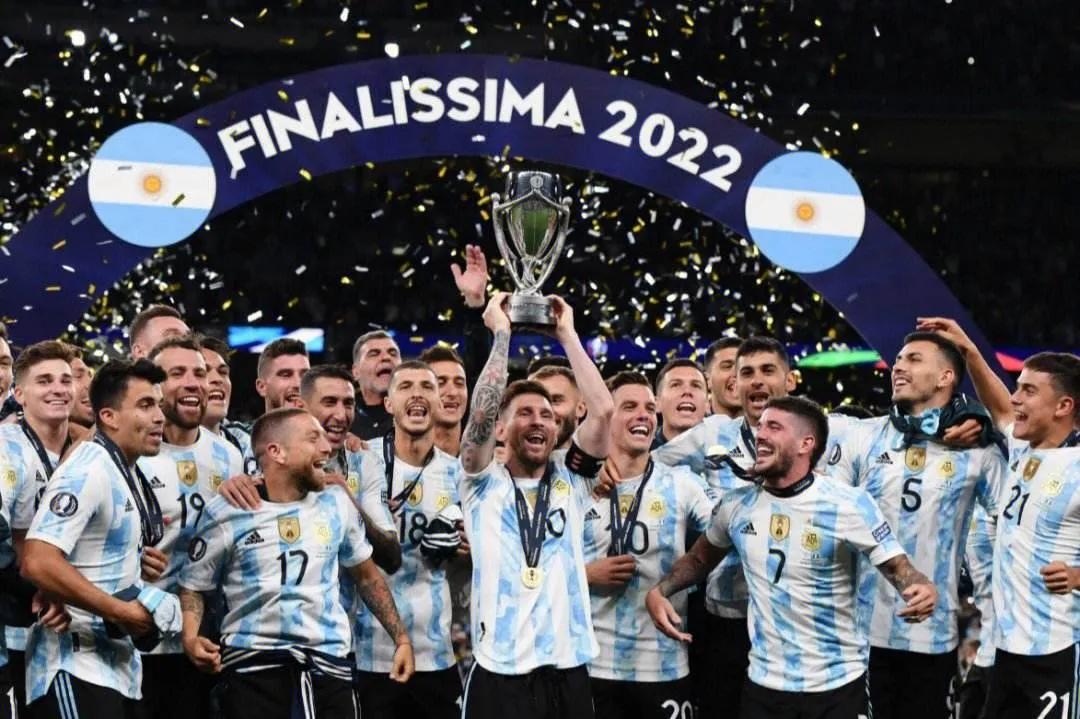 梅西36岁生日祝贺词,梅西祝贺马拉多纳生日