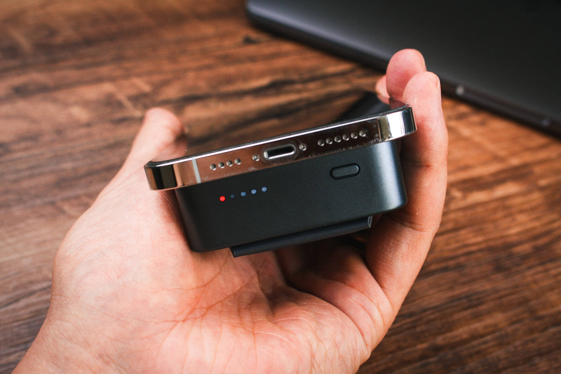 momax摩米士magsafe磁吸充电宝怎么样,苹果magsafe磁吸充电器实测