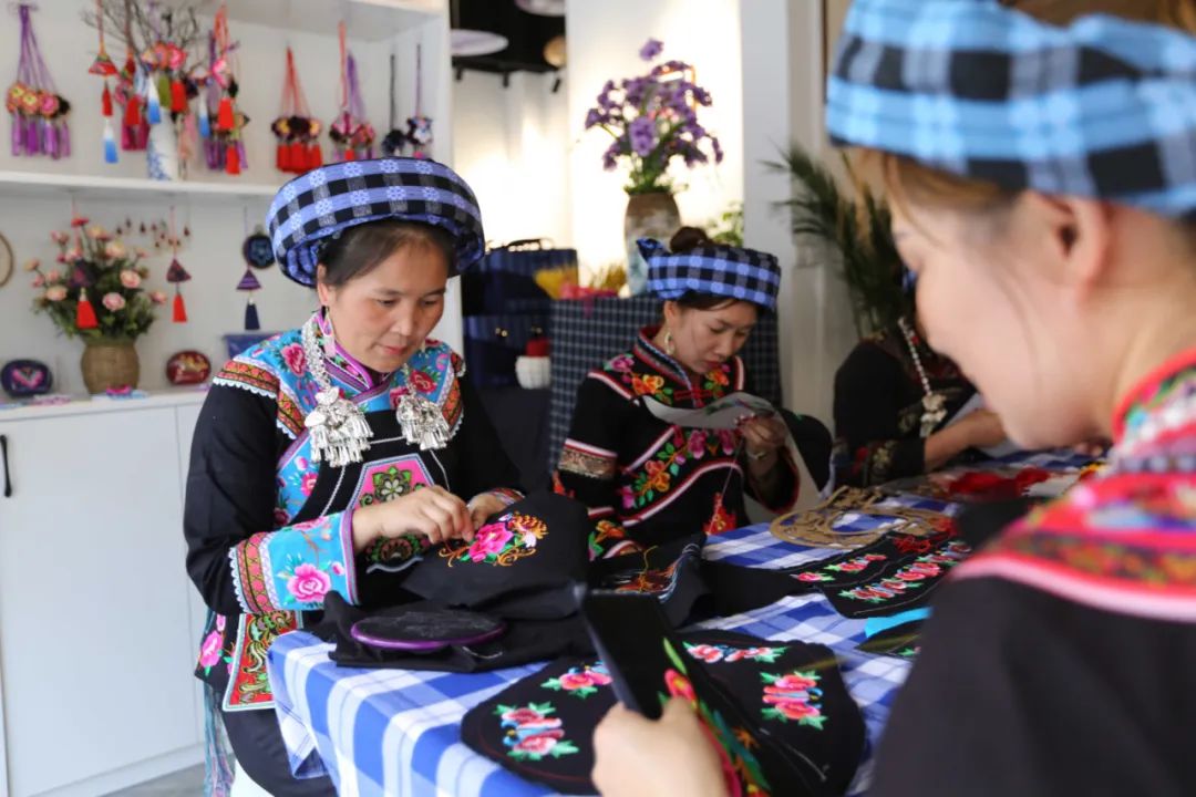 黔西南兴义布依族风情,黔西南晴隆布依族有几种服饰