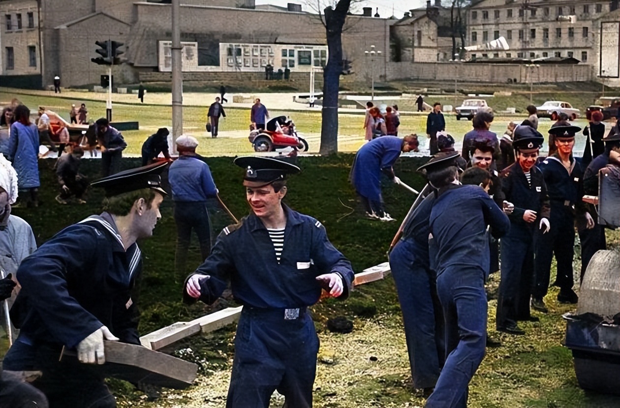 80年代的符拉迪沃斯托克的温馨照片