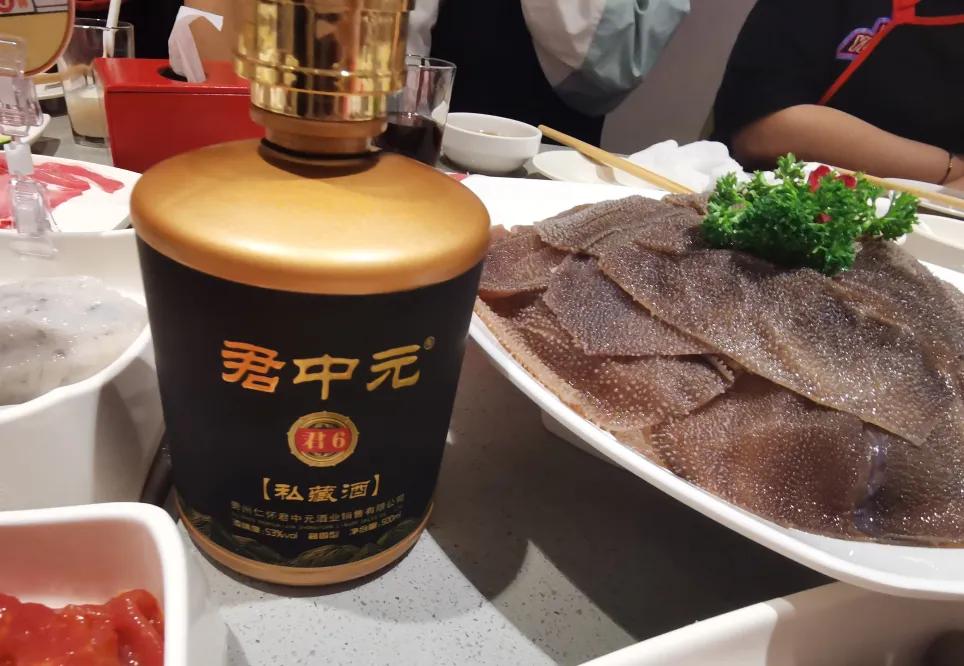 实体店酒比网上便宜会是假酒吗,1919的酒实体店为啥便宜