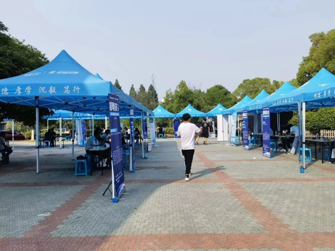 多举措促874万高校毕业生就业,各地高校多举措助毕业生就业纪实