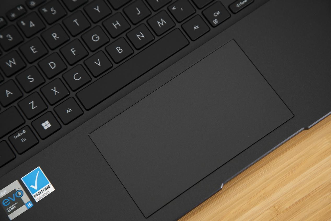 120hzoled屏幕的笔记本电脑,全球首款27寸240hzoled