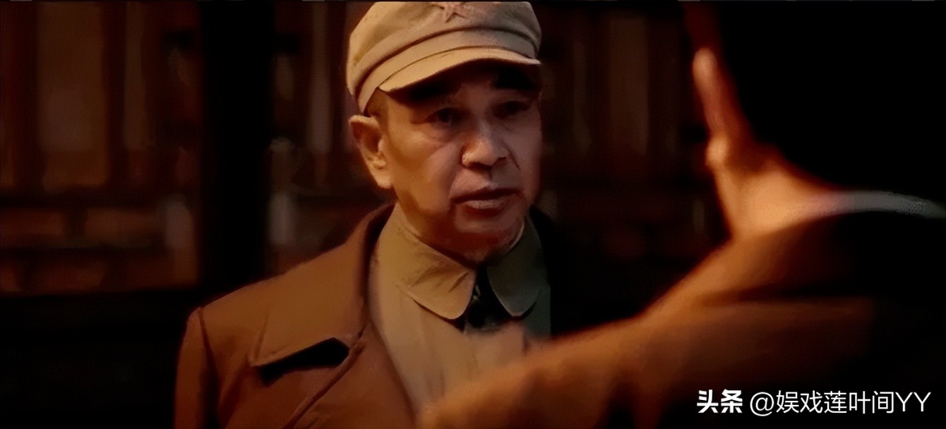 杜德伟长得不帅但是很有魅力,杜德伟年轻时候长头发