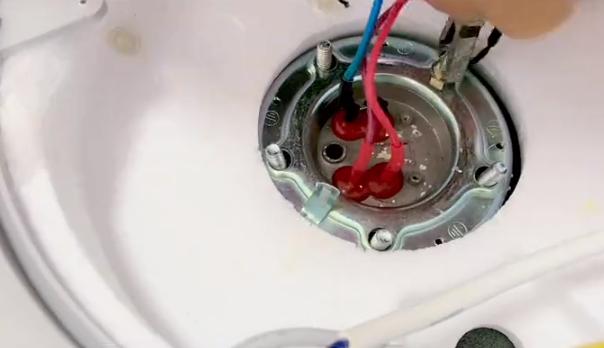 美的新款电热水器清洗,美的电热水器怎么清洗内胆污垢