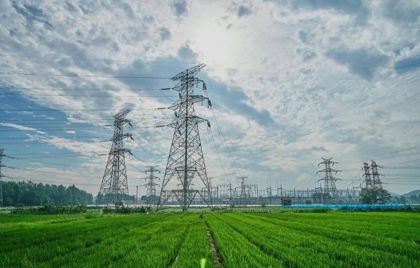 负债超过3万亿，为何14亿人养不起中国电网？外媒：100年无法回本