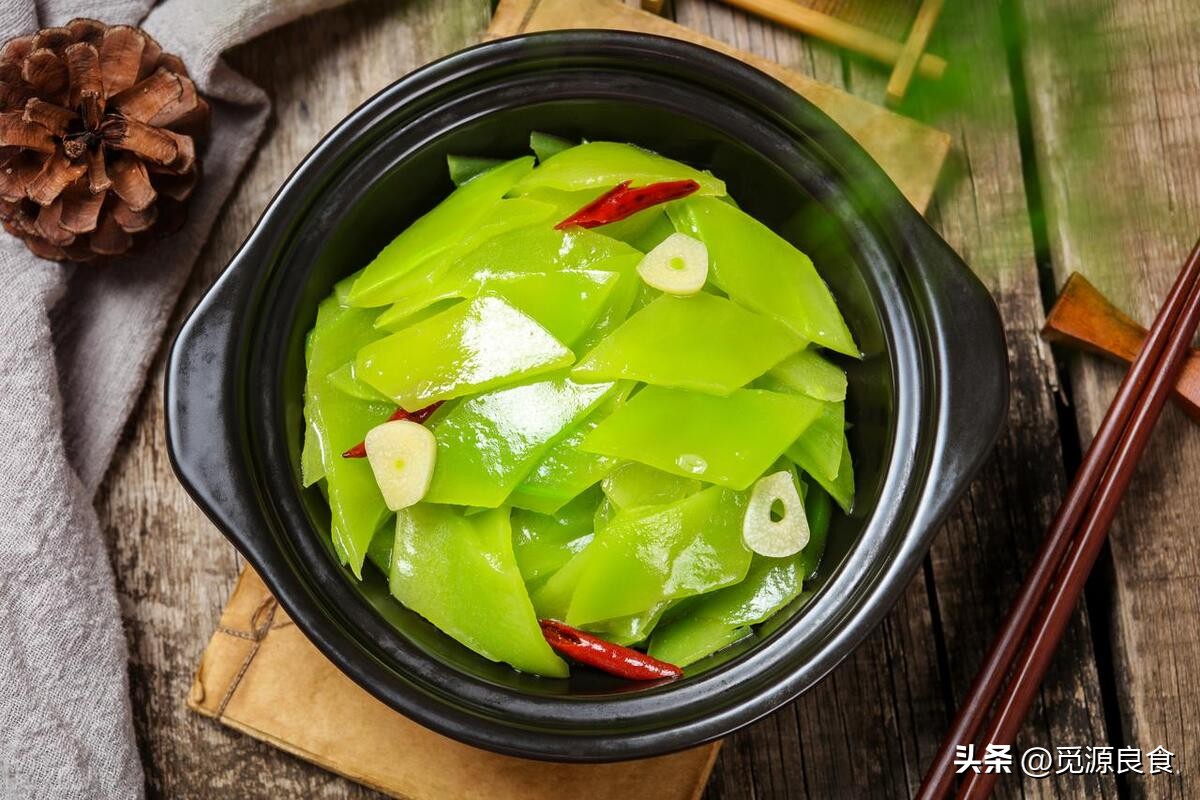 莴笋清炒需要焯水吗,莴笋焯水好吃还是直接炒
