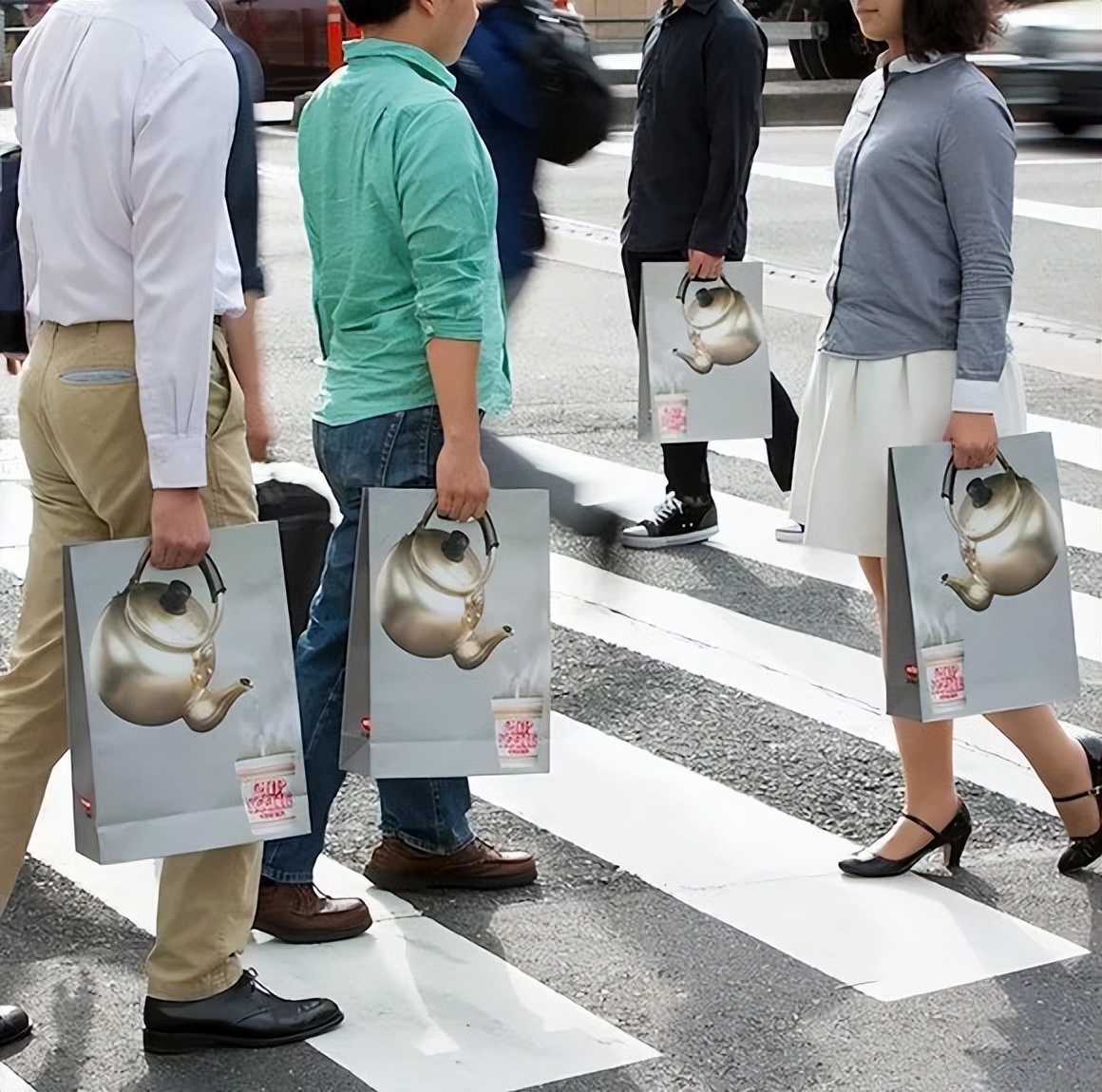 日清也玩阴间创意？网友：整点阳间活行不行！