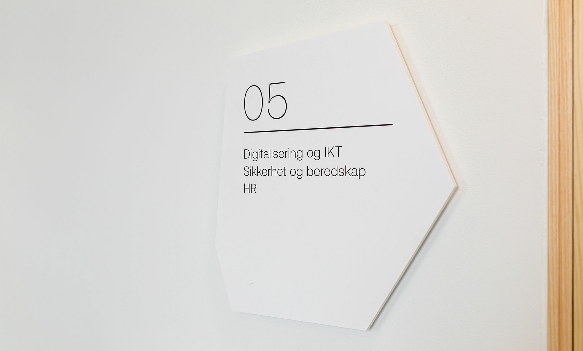 导向标识牌设计效果图,极简主义指示牌设计