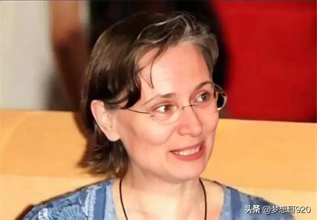 周华健多少岁结婚,周华健和他妻子如何相遇的