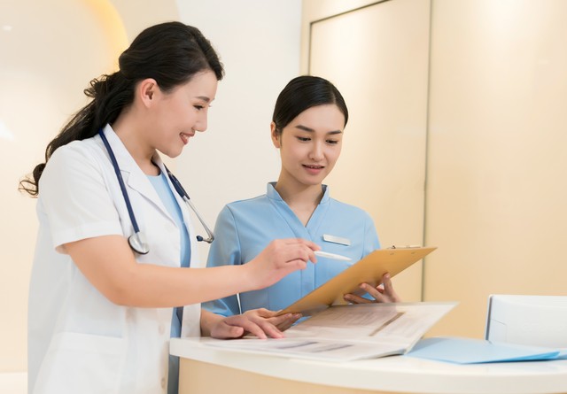 医学类女生适合的有前景的专业,不建议学医的女生的三个专业