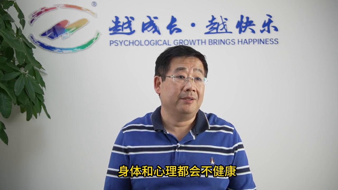 青春期孩子不愿意出门旅游怎么办,如何教育20岁不愿出门懒惰的孩子