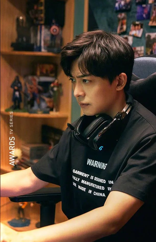 李佳航为国足发声图片,李佳航谈中国男足微博