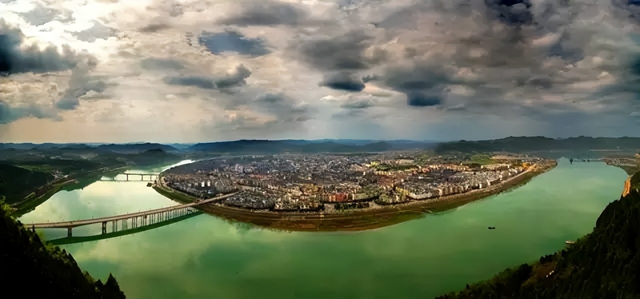 世界上最著名的十大古镇,云南著名古镇景点排名