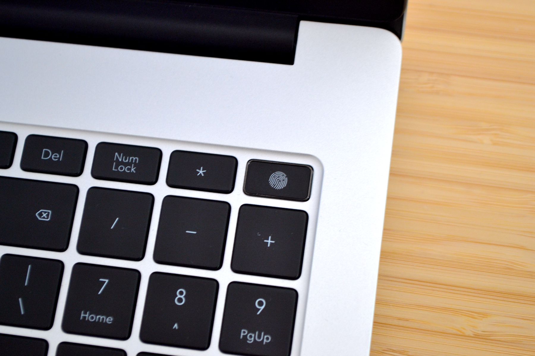 性能炸裂！16寸超窄边框+i5-12500H，荣耀MagicBookX16首发测评