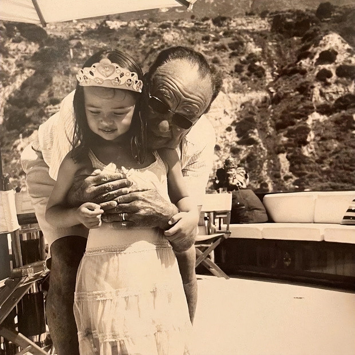 邓文迪与默多克的小女儿,邓文迪的两个女儿与默多克