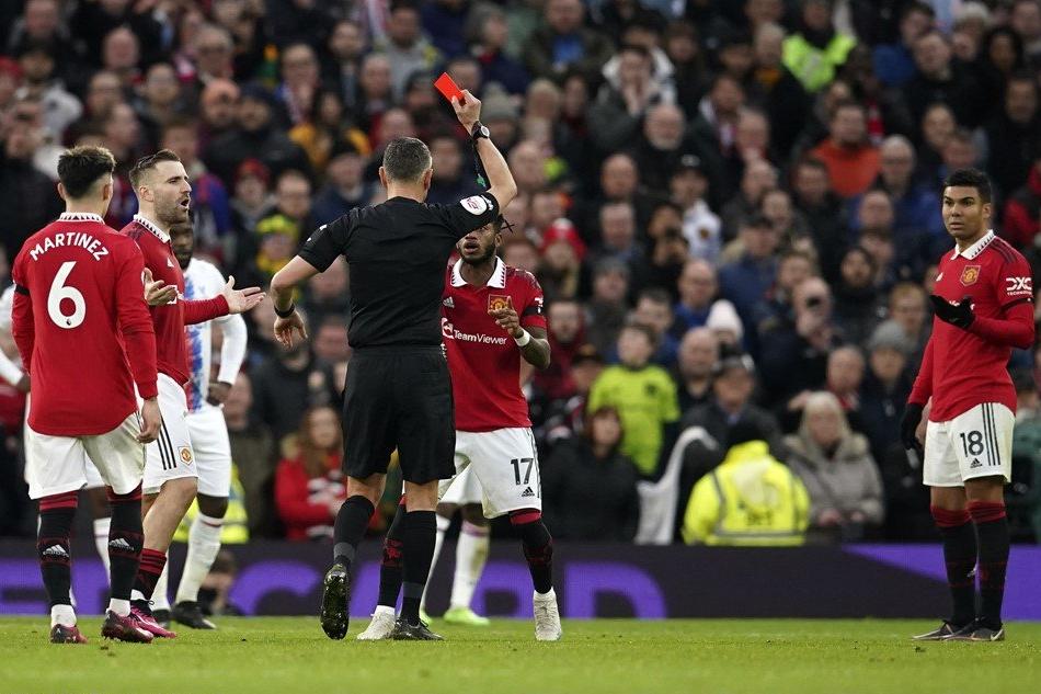 笑不出来！拉师傅传射建功助红魔喜登第三，胖虎红牌停赛添新愁