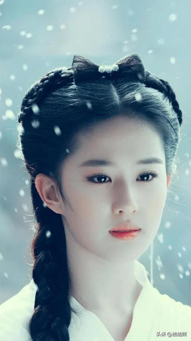 “独步天下！”刘亦菲，美貌与才华并存，成为当之无愧的女王