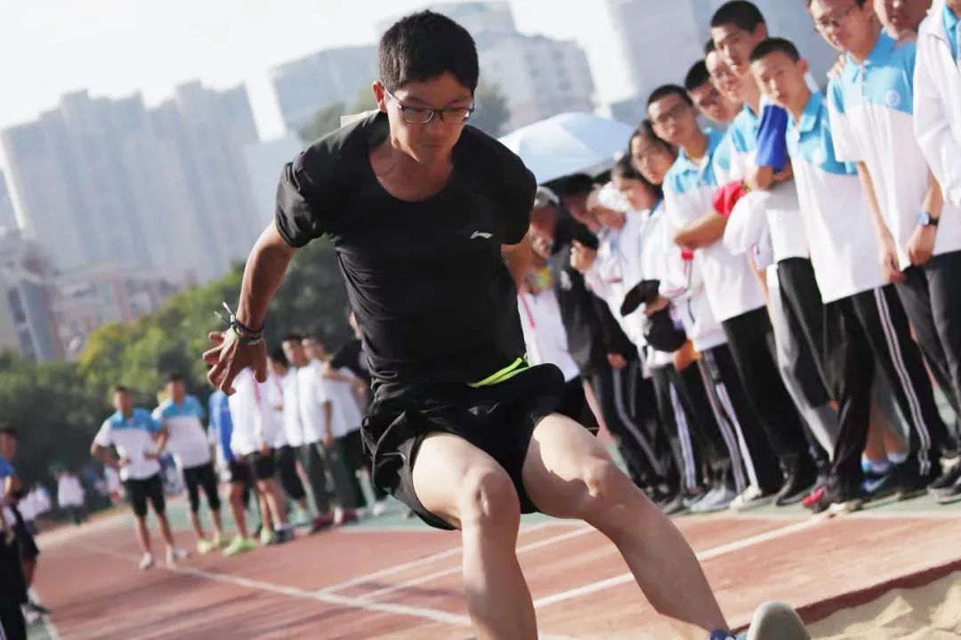 世纪金源集团新学期“皓月奖助学金”发放，造福众多世纪金源子弟