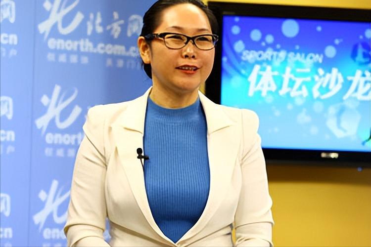 女富豪张荣华,天津首富女强人张荣华照片