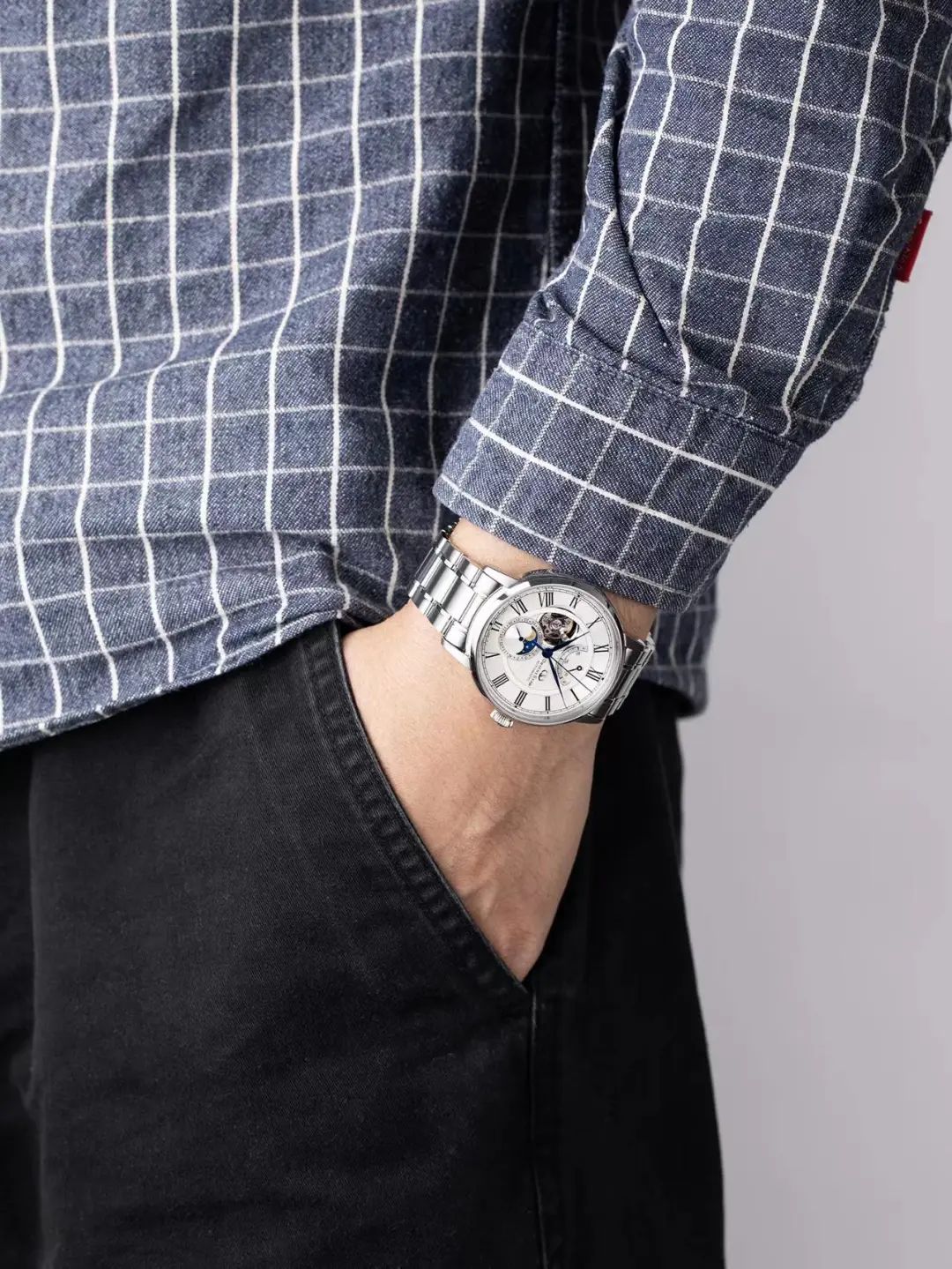 上班族年轻人手表推荐,戴着低调的钢带机械表推荐