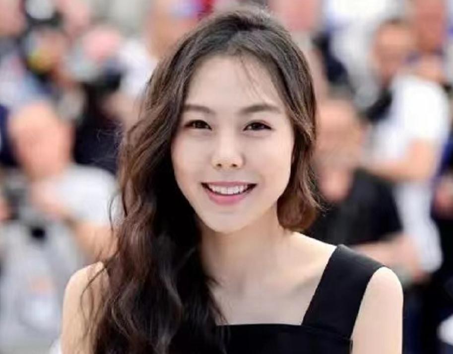 她是所有韩国男人的女神，却甘愿当小三嫁57岁导演，败尽多年名声