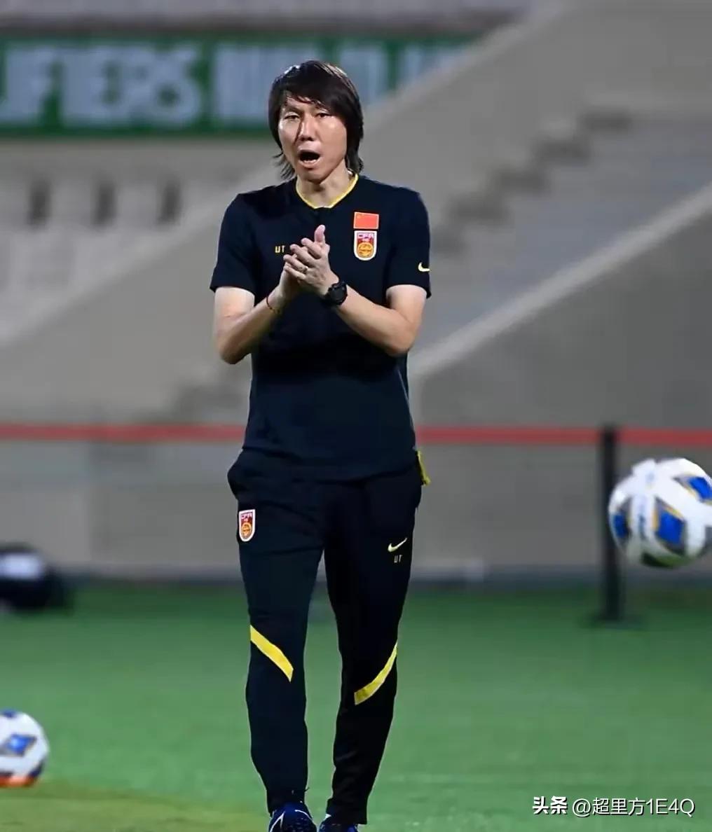 巴西国足薪资水平,中国男足和巴西足球的收入对比