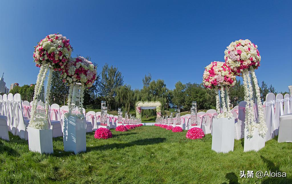 户外低成本婚礼现场布置,户外简单婚礼场地设计