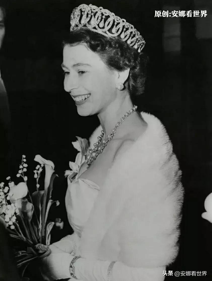 伊丽莎白二世女王的二十五件旷世珠宝