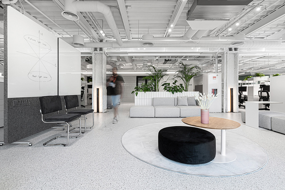 自由畅想云科技公司SQUAD基辅总部大楼设计欣赏