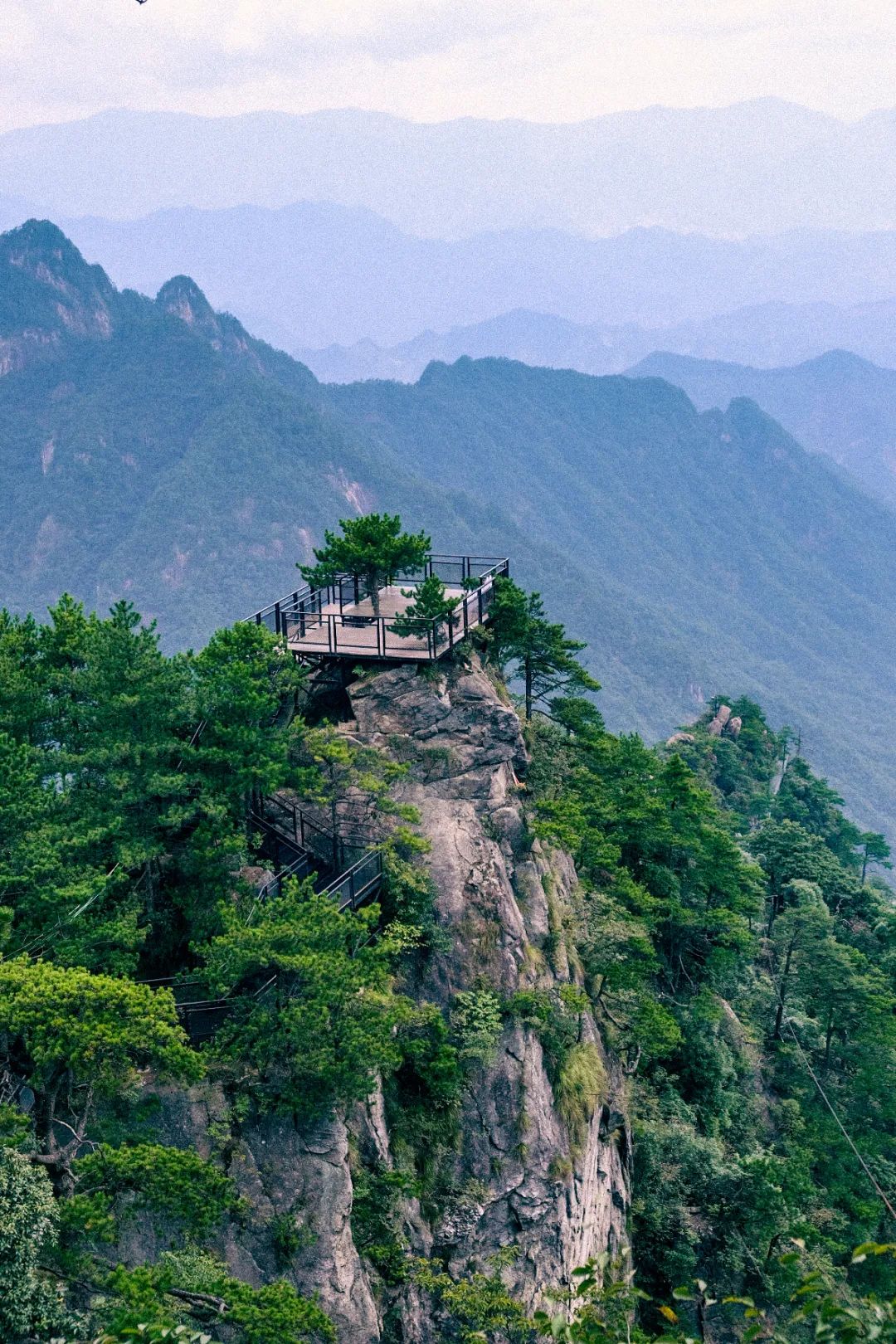 不愧是天下第一山真的很壮观,不愧是天下第一奇山