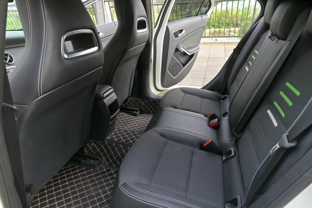 奔驰a200和奔驰b200哪个好,奔驰cla和奔驰a200哪个更值得买