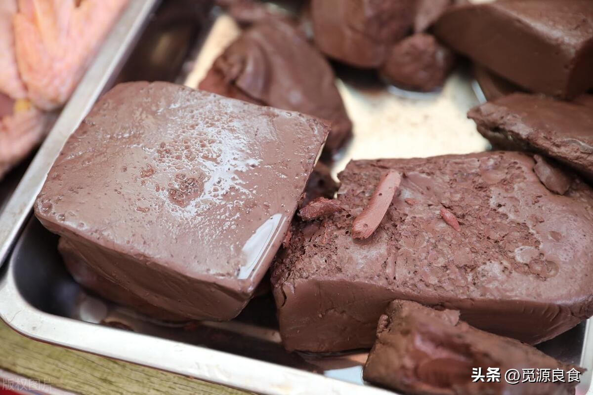 炒猪血要不要放料酒,炒猪血要不要焯水