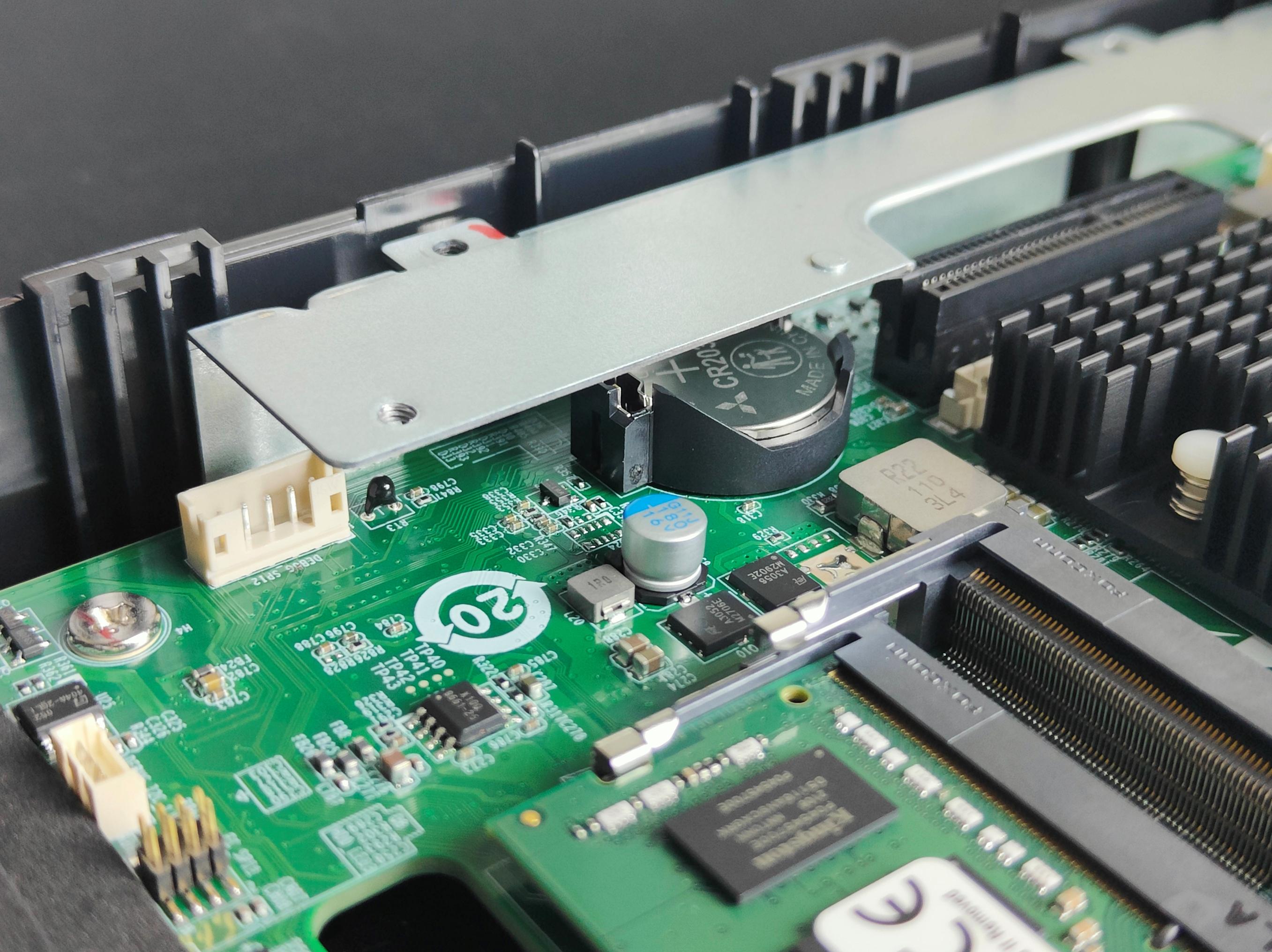 次时代NAS来了！威联通TS-264C值不值？数据对比+拆解告诉你