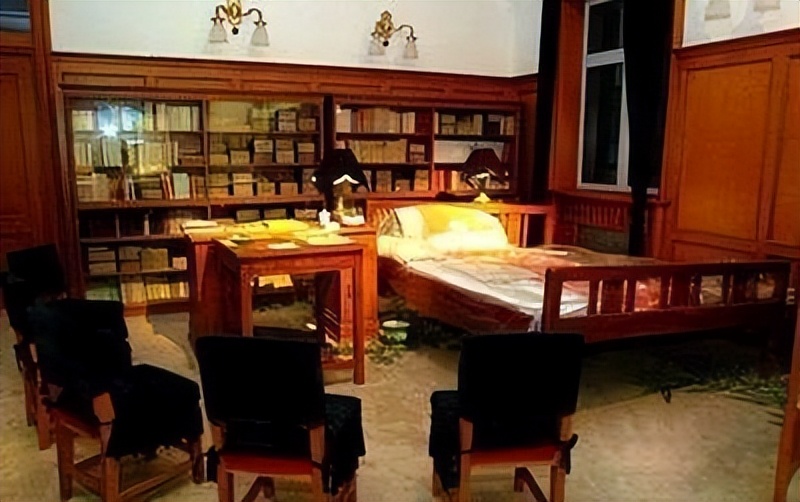 毛主席70岁大寿，陈毅罗瑞卿前来祝寿，主席：你们是要敲我竹杠呀