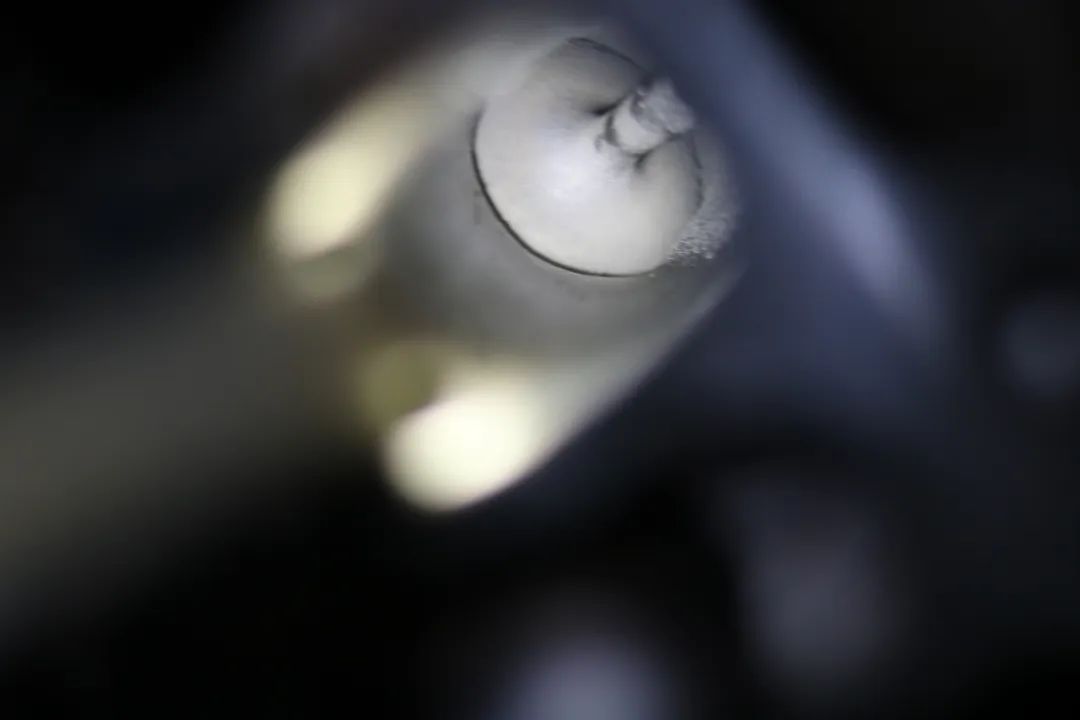 搞了辆“破烂不堪”的老款轿跑，进厂重造大翻新，满血复活变新车