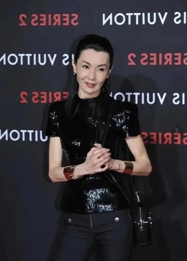 隐匿多年的张曼玉近照曝光,息影18年58岁张曼玉近况曝光