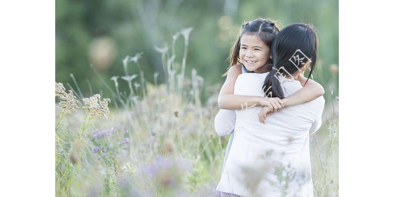 56岁阿姨：我爸和继母恩爱50年，继母去世，我才知道一切都是假象