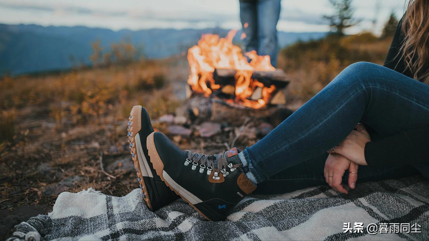 户外品牌衣服推荐什么颜色,户外衣服买什么牌子性价比最高