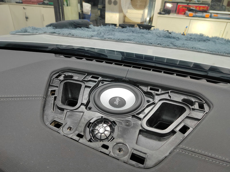 宝马320i改装哈曼卡顿音响,宝马320音响改装德国蓝宝