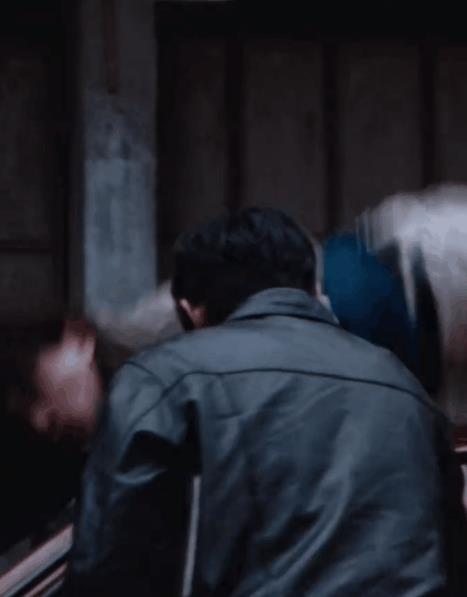 《撅着跪下的幺四婆》：一个性暗示引发的误会