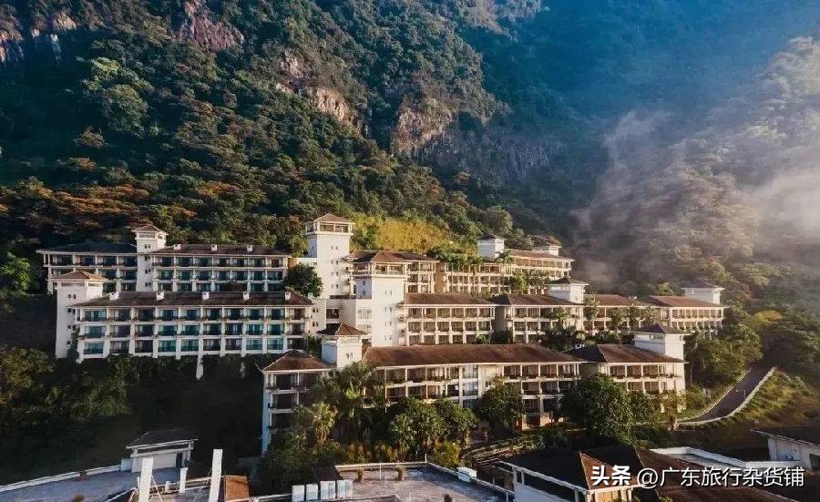 广州增城金叶子度假酒店两日游,住4房别墅+半山温泉+水上乐园